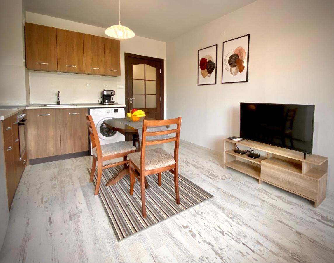 Cozy & Modern 1Br Apart For 4 Guests Next To Medical University & Free Parking Stara Zagora Exterior photo